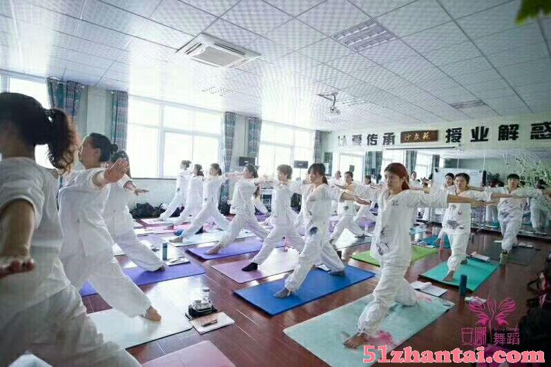 廊坊广阳最专业的瑜伽教练培训院校-图1
