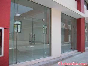 上海玻璃隔墙安装上海玻璃门上门维修-图1