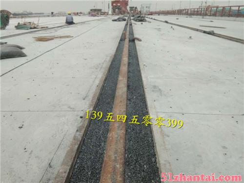 广东韶关钢铁轨道填充工程全靠冷补沥青砂料-图1