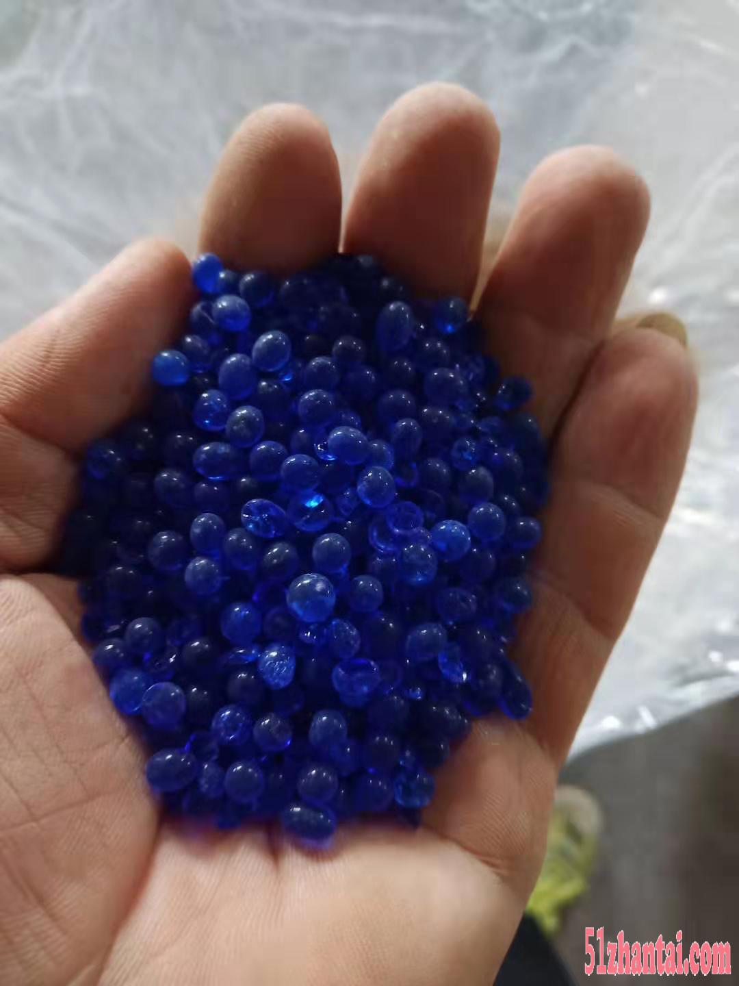 蓝色硅胶防潮工业用变色除湿干燥剂缘江硅胶干燥剂-图1