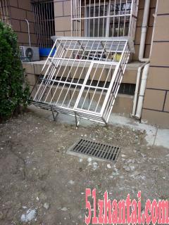 北京昌平天通苑小区护栏安装阳台防盗窗护窗-图1