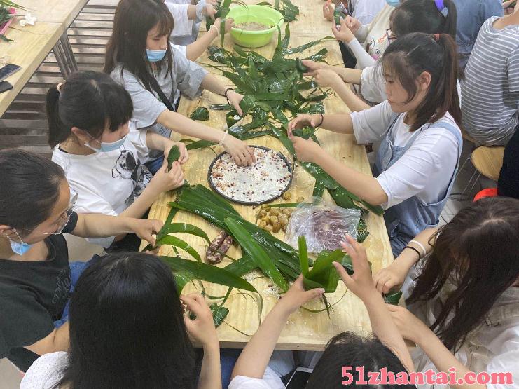 2021年上海端午节活动包粽子划船感受中国传统文化-图1