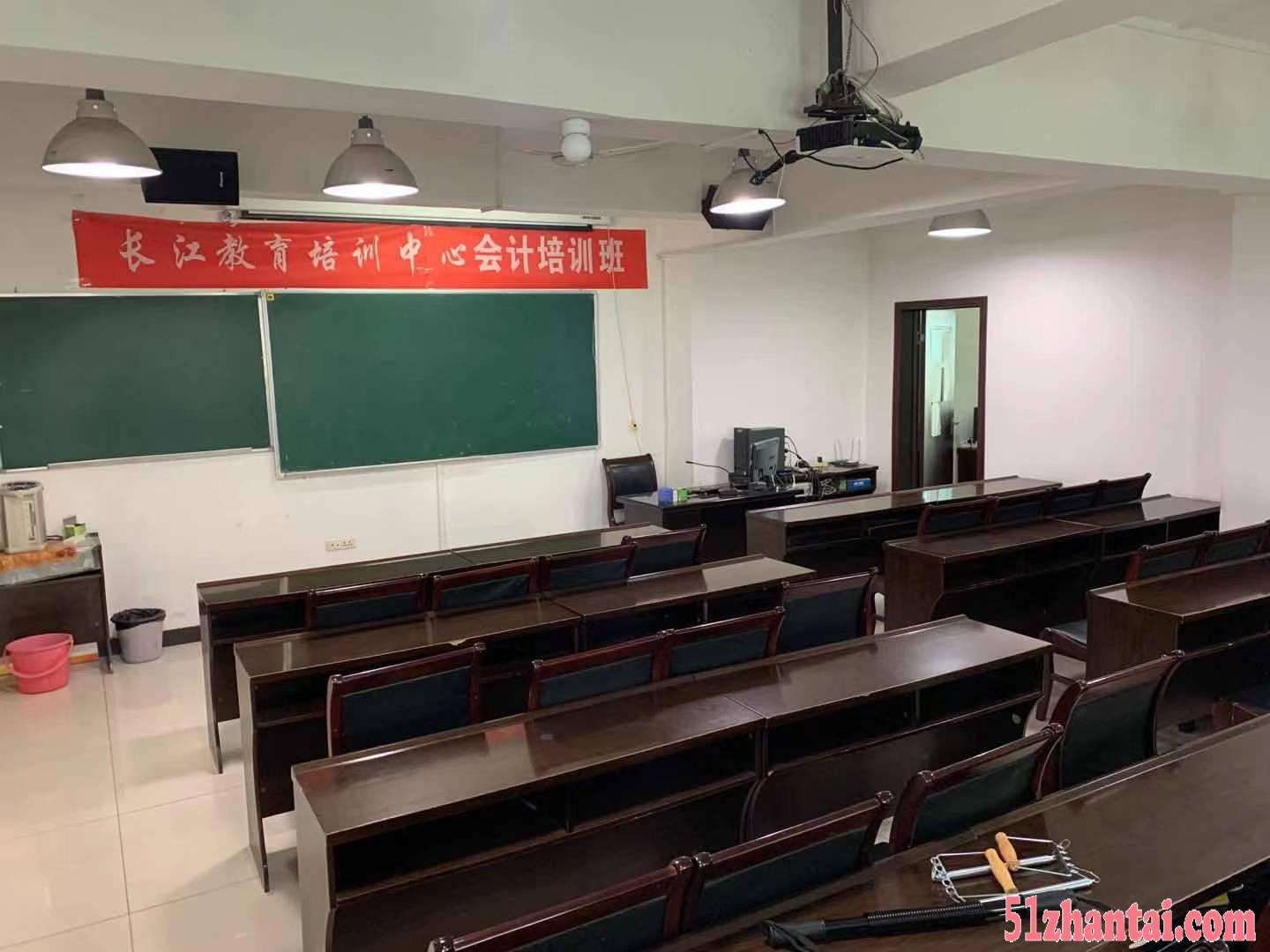 荆州学历提升正规合法有保障找长江教育培训-图1